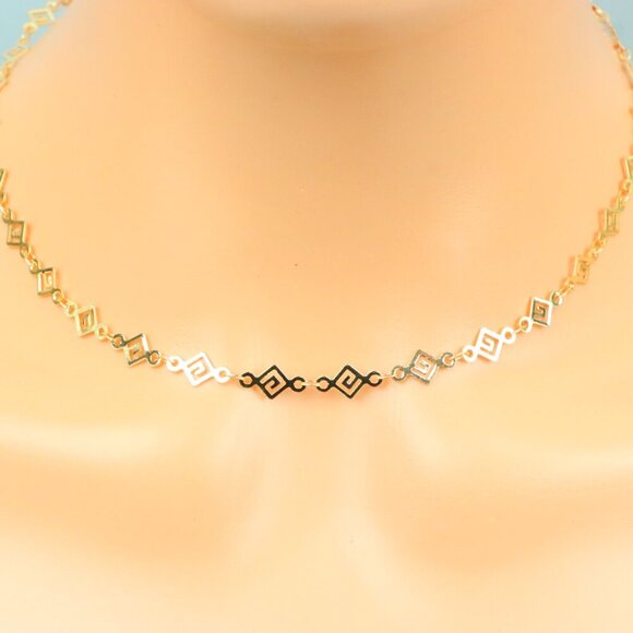 Delicate & Contemporary Necklace Chain, A Lovely Choice for Women, EVCH1783 - Picture 7 of 10